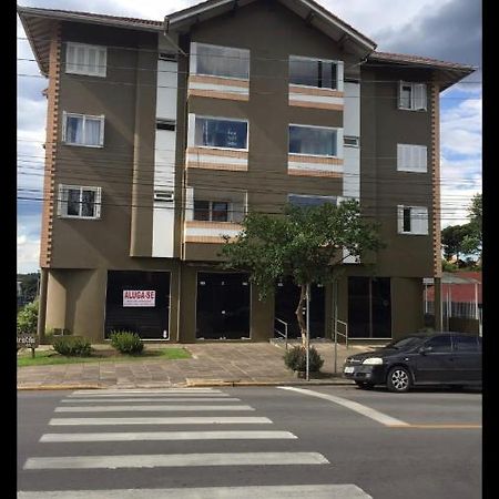 Excelente Apartamento Duplex No Centro De Canela Exterior photo