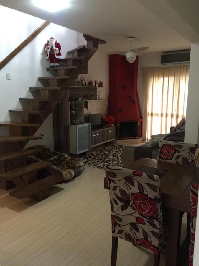 Excelente Apartamento Duplex No Centro De Canela Exterior photo