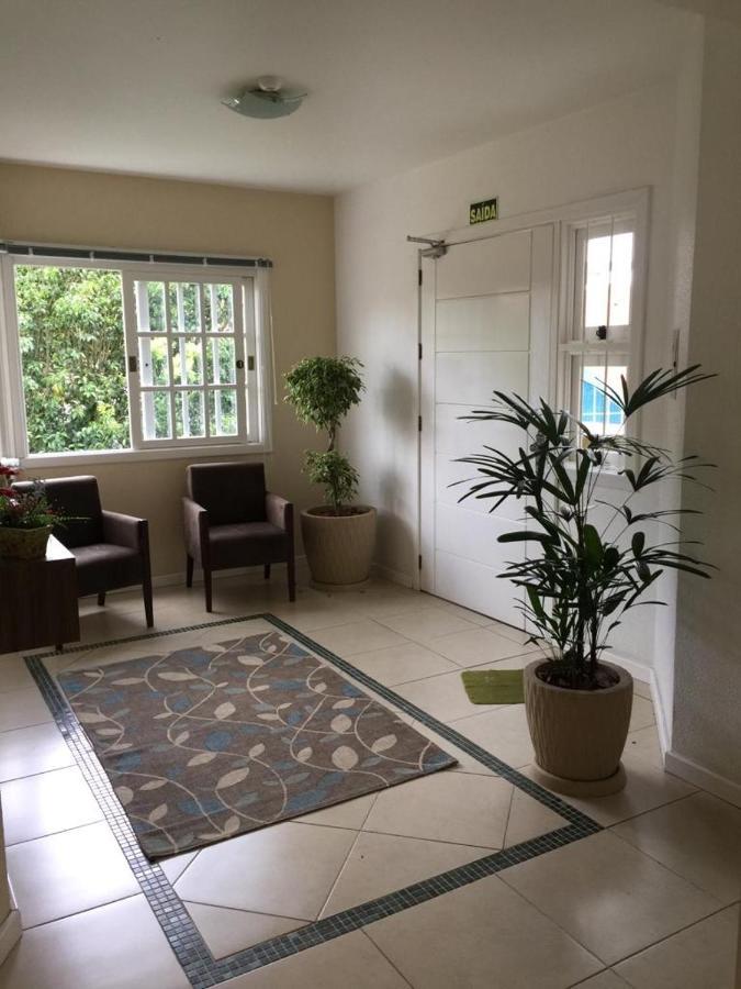 Excelente Apartamento Duplex No Centro De Canela Exterior photo